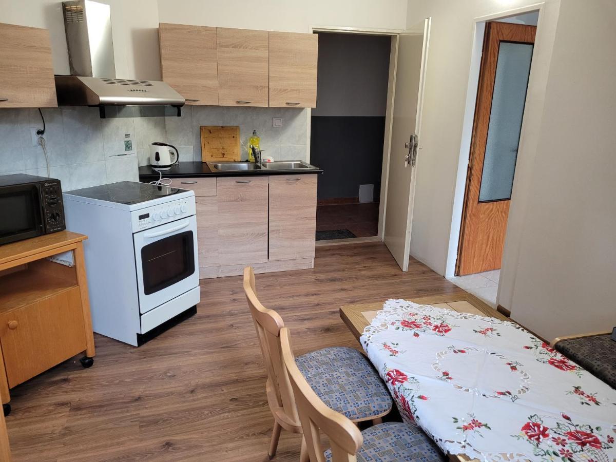 Studentska Apartments Karlsbad Exterior foto